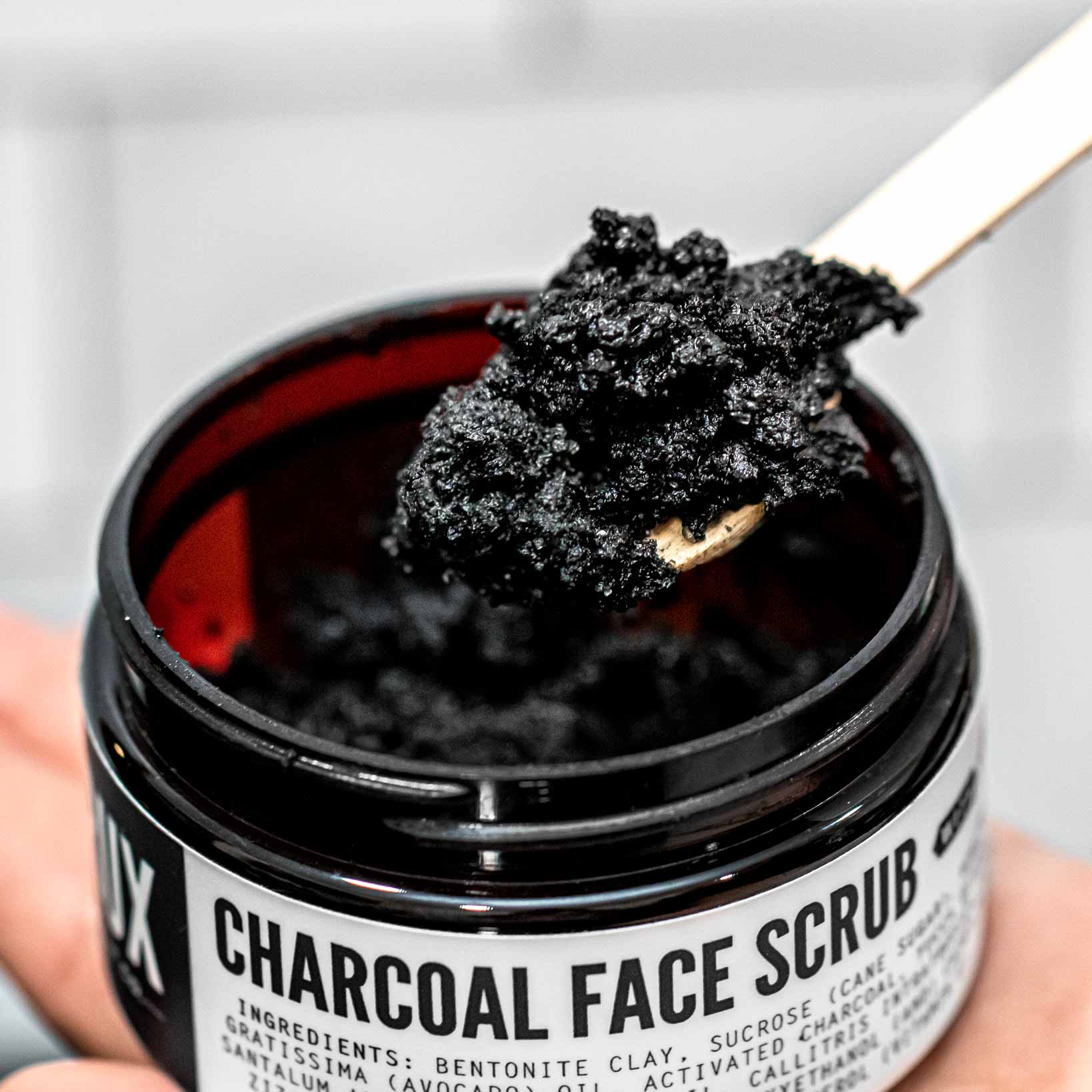 Crux Supply Co. - Exfoliante facial de carbón